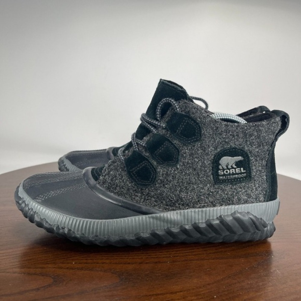 Sorel Out N About Plus‎ Women's 7 Gray Black Waterproof Duck Rain LL3650-010